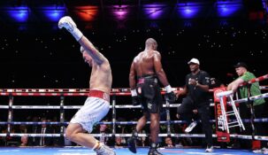 Александр Усик снова стал абсолютным чемпионом мира в тяжах