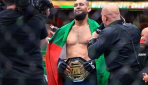 Хамзат Чимаев взял верх над Дрикусом Дю Плесси и стал чемпионом UFC
