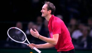 С российским теннисистом Медведевым случилась неприятная ситуация в аэропорту